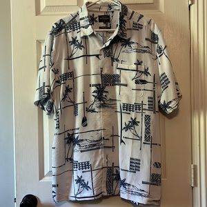 Men’s Quiksilver Waterman Collection. Size L.